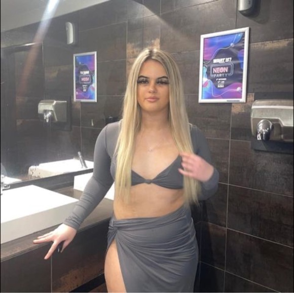 Meet your Posher, Chloe - Picture 1 of 1